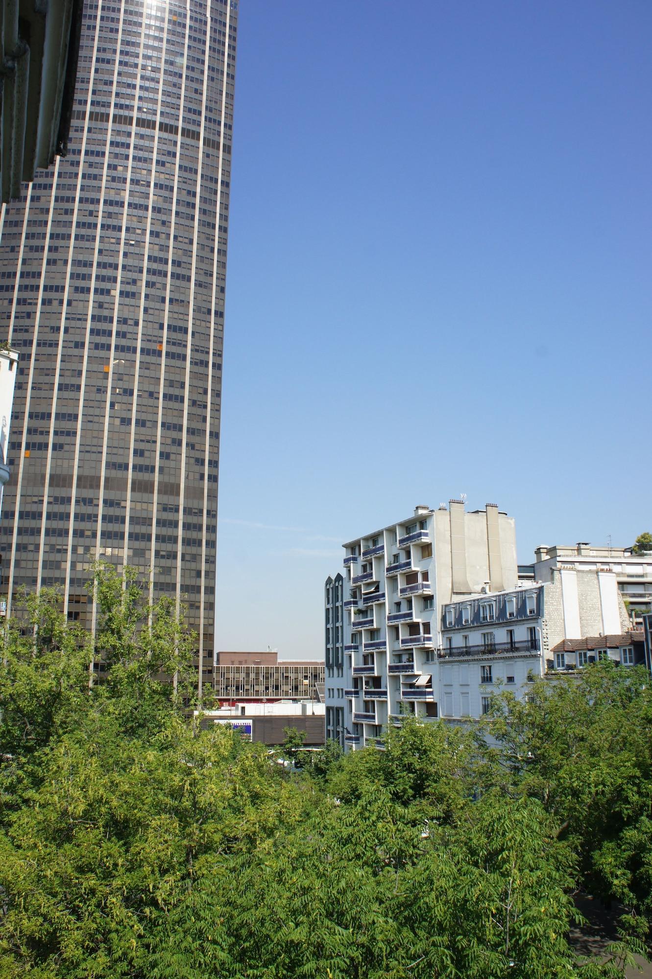 Edgar Quinet 2* Paris